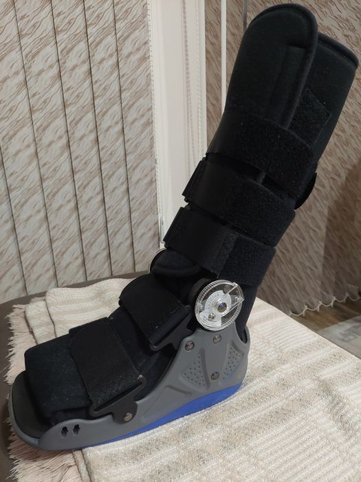 Ортопедичен пластмасов ботуш с градуси