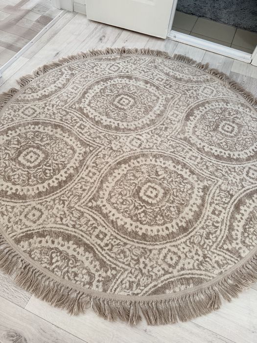 Продам палас в отличном состояний