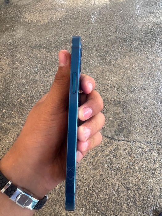 IPhone 12.       128GB