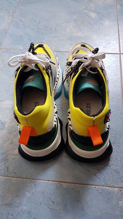 Многоцветни дамски маратонки