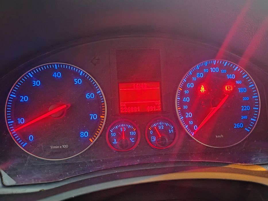 Vw jetta 1.6 benzina+gpl 
- [ ] Vwv getta 2006, 1,6 benzina, cod motor