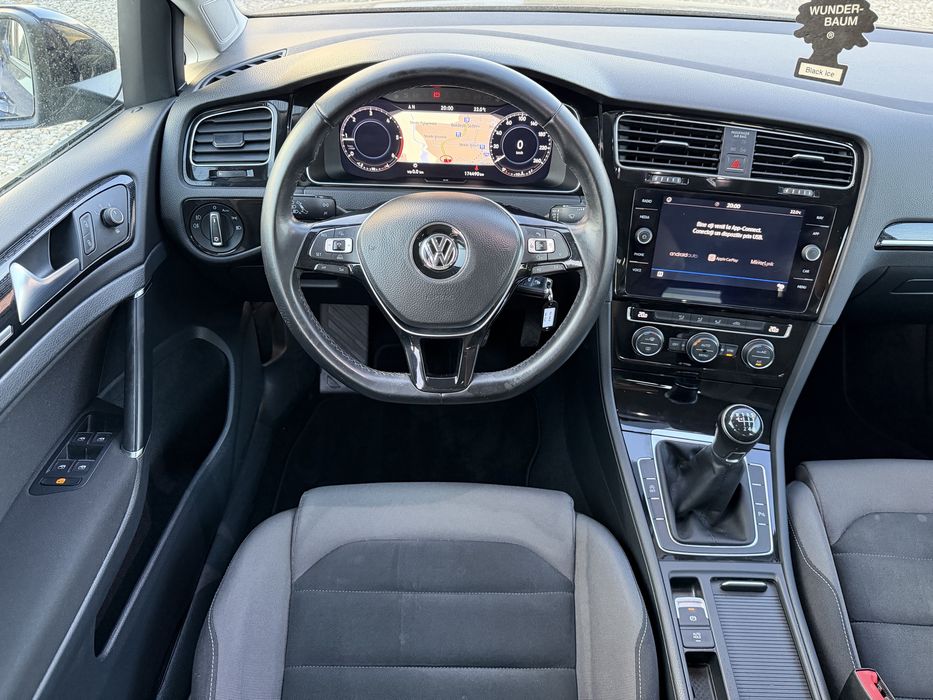 Volkswagen Golf 7 Highline 2017 2.0 TDI 150 cp / 174.000 km / Bord digital / Distronic / CarPlay