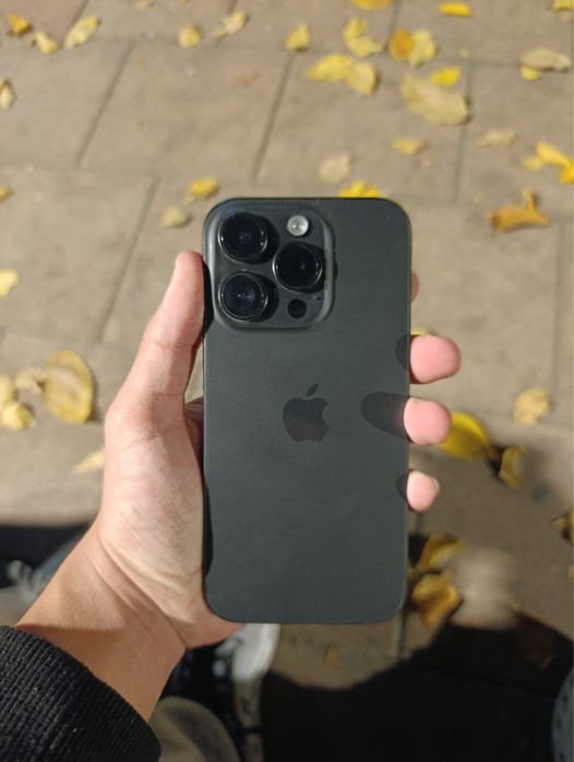 IPhone 15 pro ))