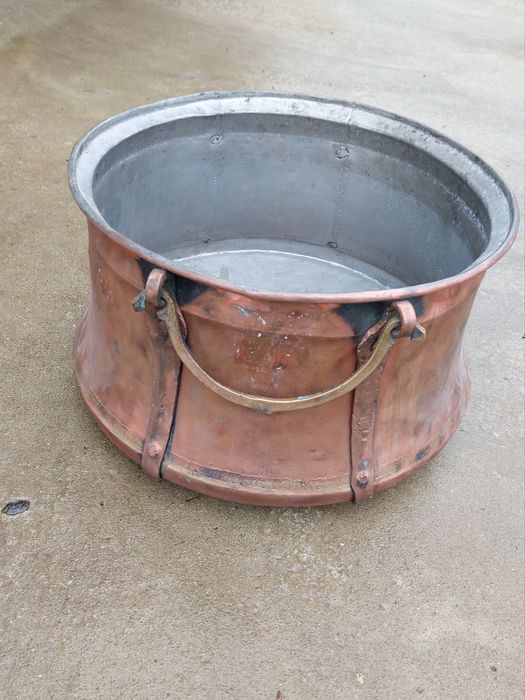 Продавам уникални калайдисани бакърени казани