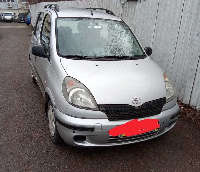 Toyota Yaris Verso 1.4i - АВТОМАТИК