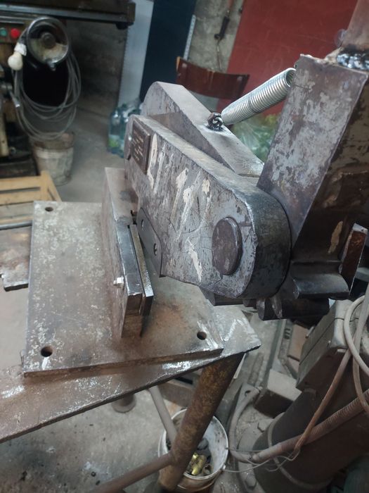 Conuri iso 50 freză metal,bride prindere,ghilotină