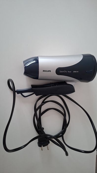 Uscător de păr/ Feon Phillips