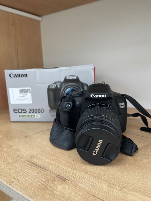Фотоаппарат Canon EOS 2000D