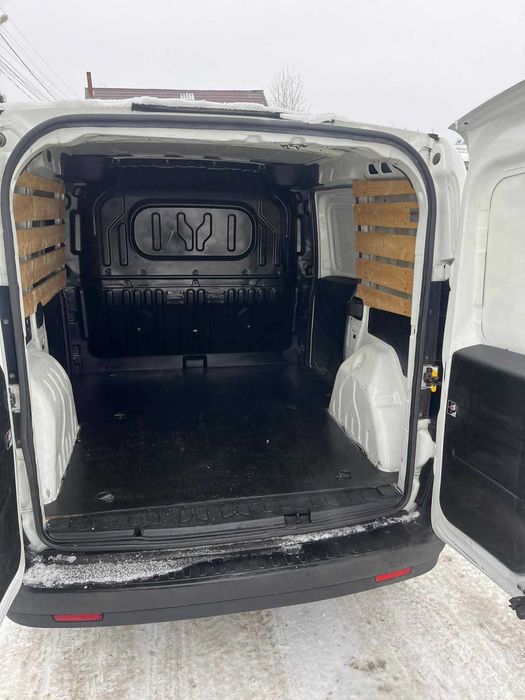 Vand fiat doblo cargo profesional An 2016 km 168300