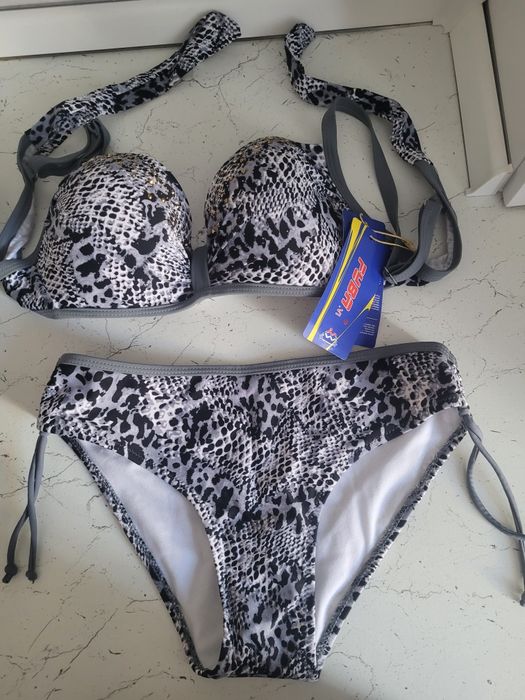 Продам купальник