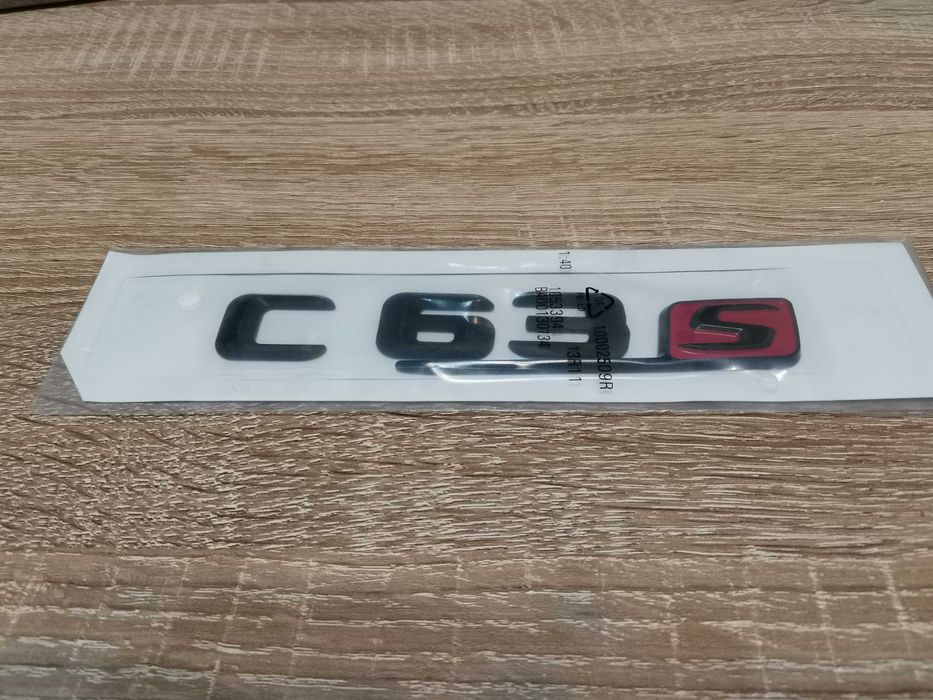 Надпис Mercedes Benz C63S черно с червено