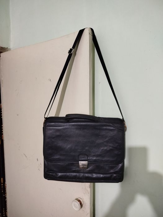 Продам кожаные сумки.