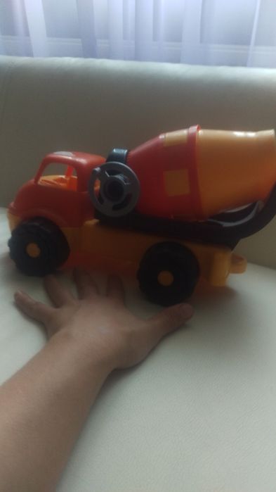 Masinuta mare betoniera de calitate