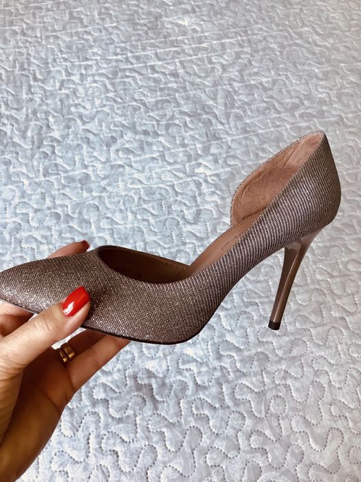 Pantofi din piele  noi