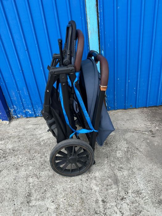 Продам коляску для прогулок