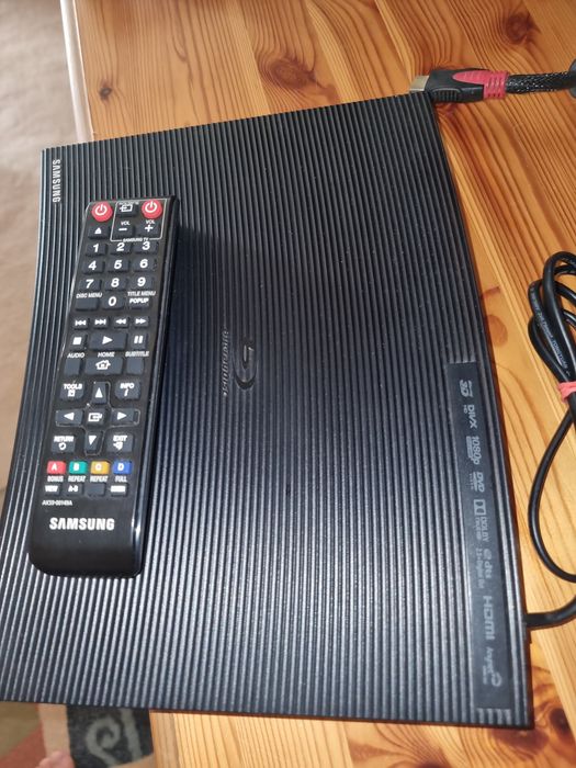 DVD Blu-Ray 3 D  Samsung in stare  bună de functionare!