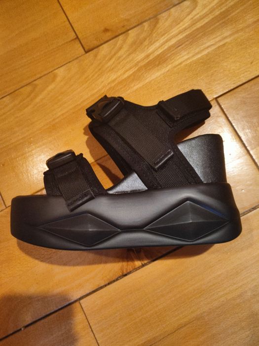 Sandale negre cu platforma