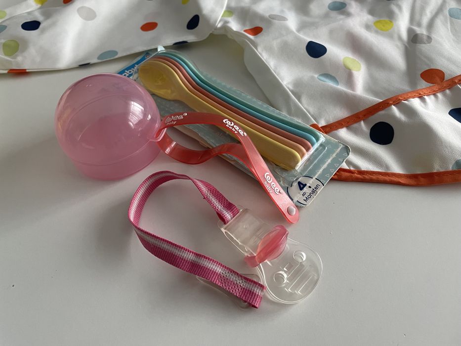 Лот лигавник IKEA, щипка Avent, кутийка за залъгалка