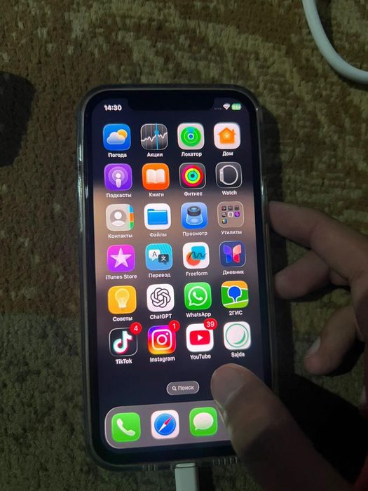 Айфон 12 65гб хорошый