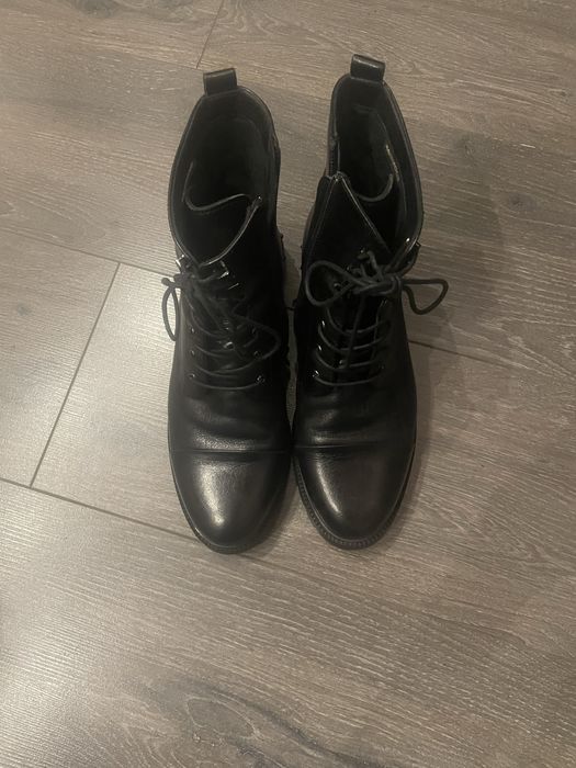 Женские демисезонные ботинки