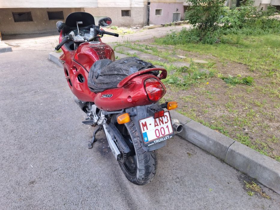 Suzuki Gsxf  750