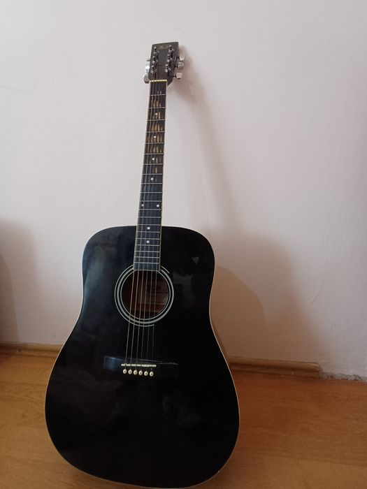 Gitara acustica cu husa 350 ron