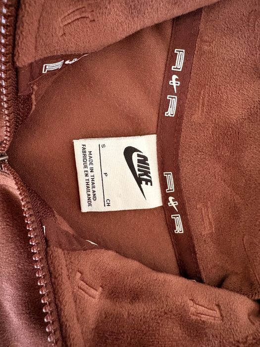 Nike кроп суичър