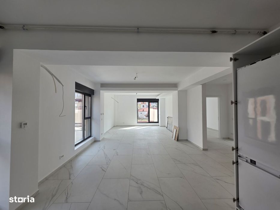 Apartament  cu 4 camere de inchiriat in zona Aviatiei