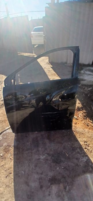 Byd seugell chap oldi va orqa eshik