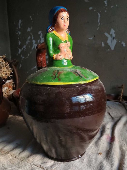 Стомна за вино или вода.