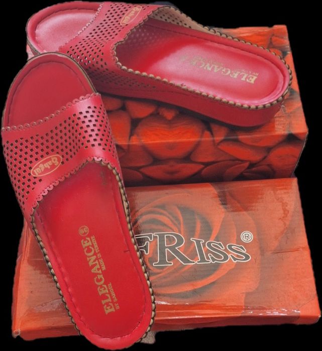 Шлепанцы женские