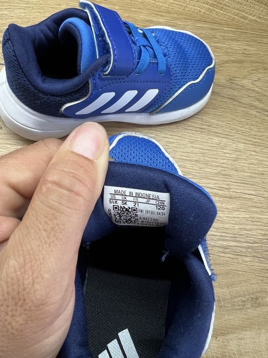 Маратонки Adidas