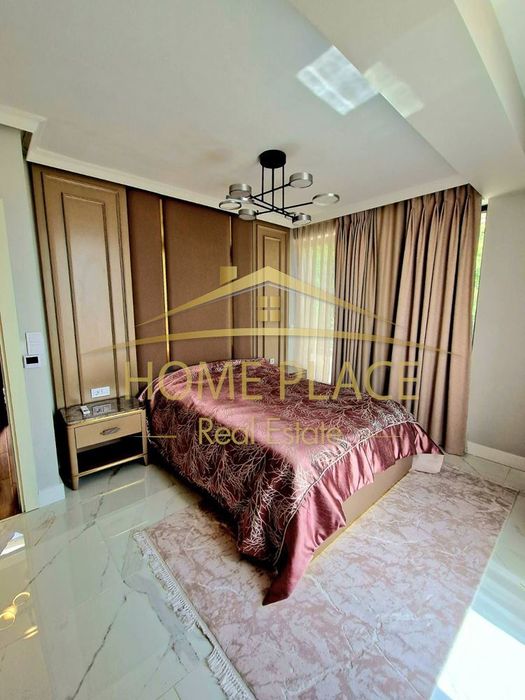 Продава се Къща в Варна, Бриз - 250 кв.м за 2476 €/кв.м - Снимка #1