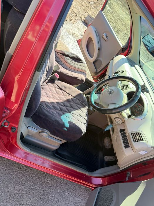 Продам Nissan March 2004