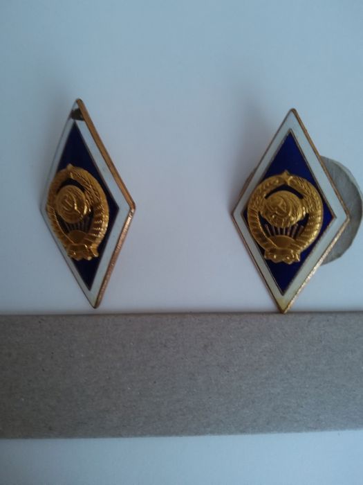 Знак - ромб об окончании ВУЗа