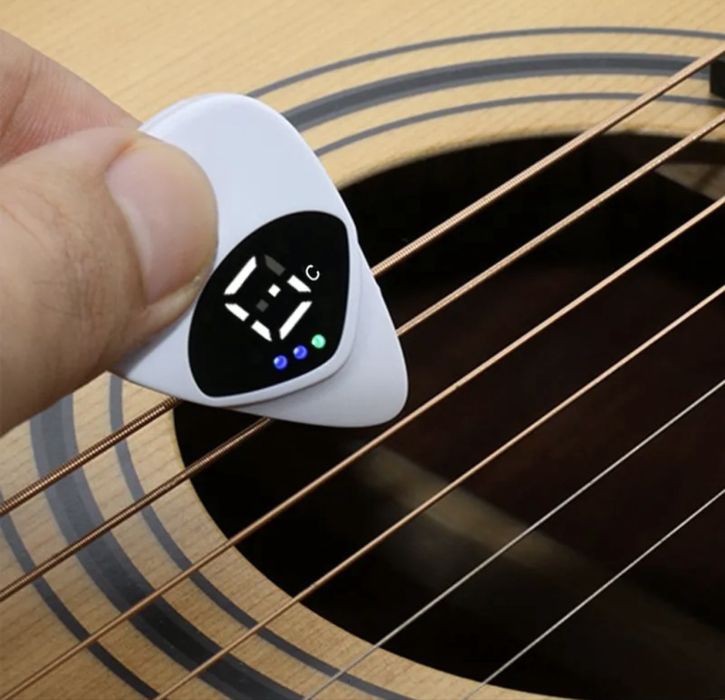 Гитарный тюнер-медиатор