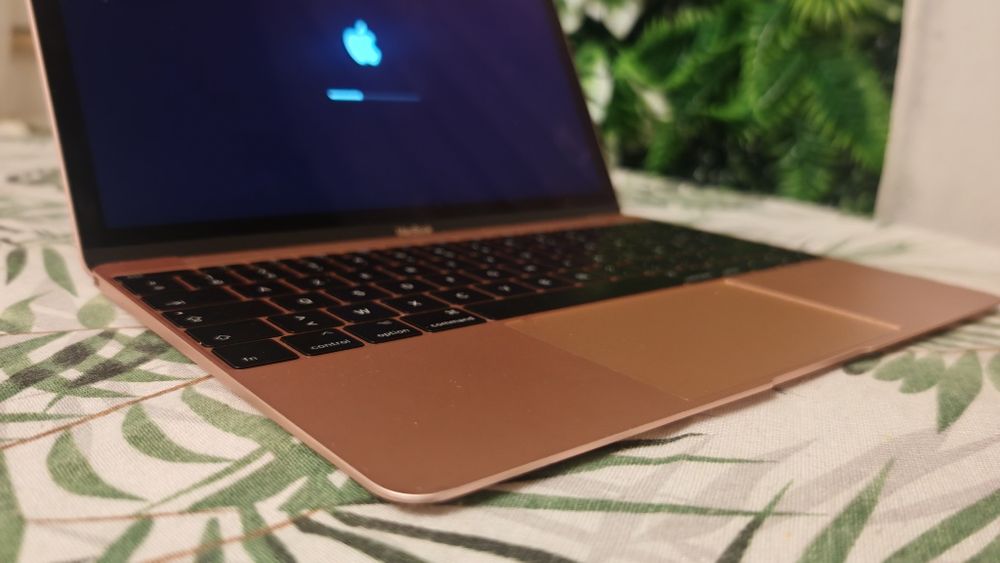 Macbook 12 Retina ROSE GOLD M3 8GB RAM SSD 256GB