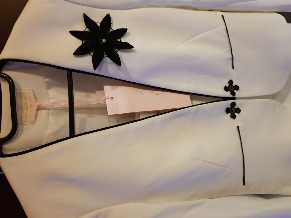 Costum dama alb cu fusta NOU 36