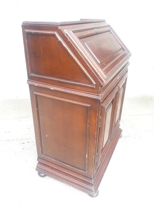 Secretar / Secretaire  Birou vechi, din lemn masiv