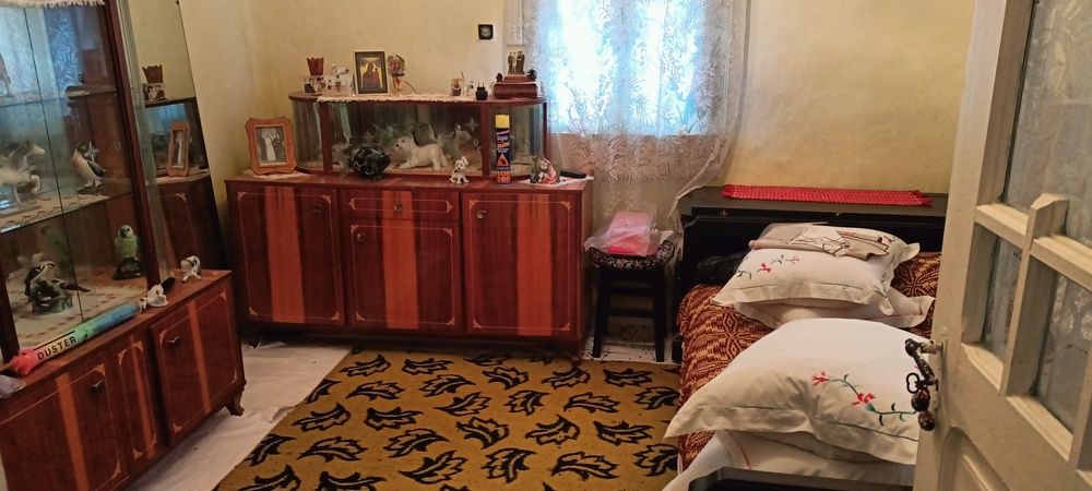 Schimb casa cu garsoniera