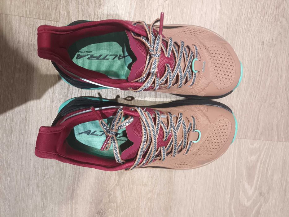 Altra Olimpus 5 маратонки за бягане