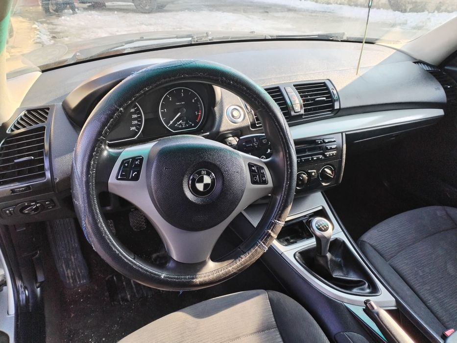 Dezmembrez BMW seria1 e87 118D
