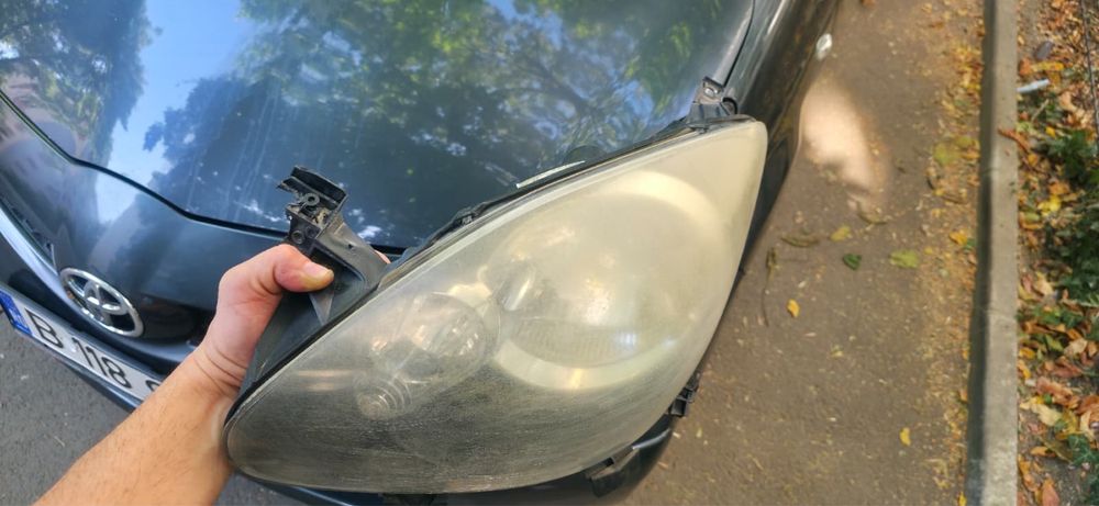 Far stanga Toyota Aygo an 2007-2013
