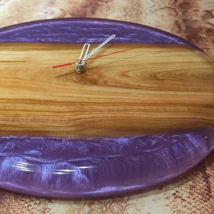 Стенен часовник от епоксидна смола