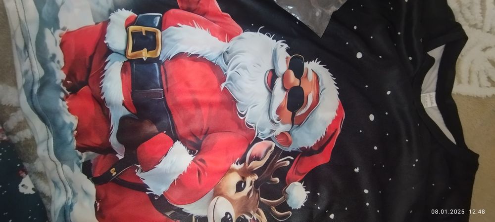 Продам футболку новую.