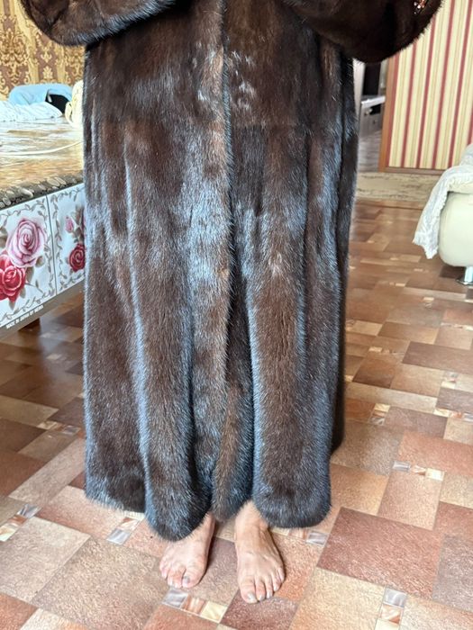 Продам норковую шубу