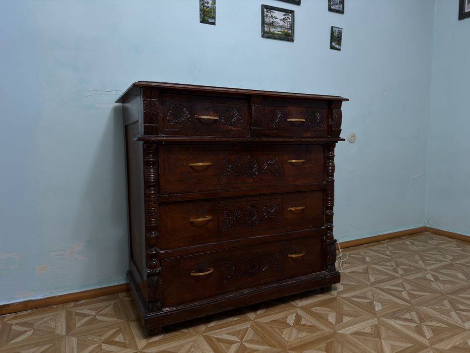 срочно продам старинный комод