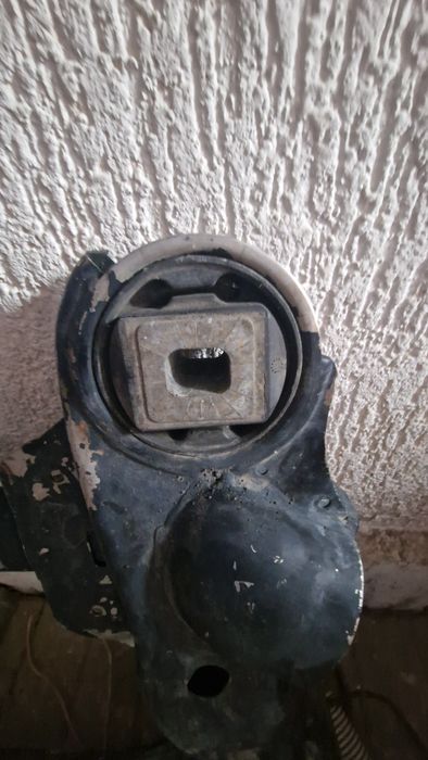 Продам передняя балка (подрамник) А8Д3