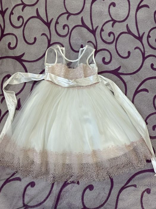 Продаются  платья