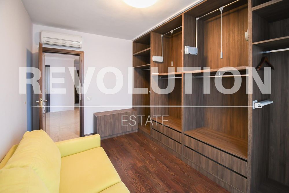 Дава се под наем Четиристаен апартамент в София, Лозенец - 177 кв.м за 2000 € - Снимка #10